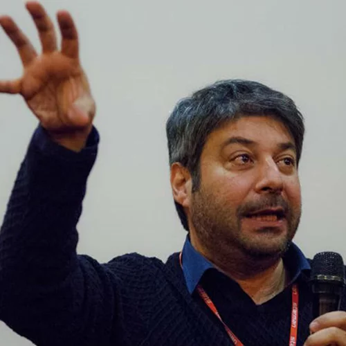 Ο Βασίλης Μαζωμένος μιλάει για το «Lines» και το δικαίωμα της Ελλάδας στην ελπίδα