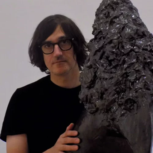 «Η τέχνη είναι για να ηλεκτρίζει»  | 30΄ με τον Cameron Jamie