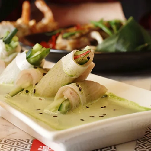 Το «Gaku» και στο κέντρο 