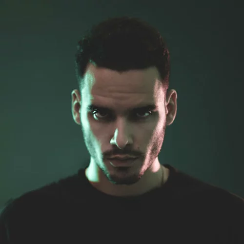 Ο Nicolò θέλει να μιλούν όλοι για τα parties του