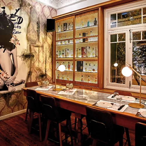 8 cocktail lists που κάνουν τους bartenders παραμυθάδες