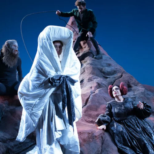 Αυτές τις παραστάσεις μπορείτε να δείτε με τους αγγλόφωνους φίλους σας