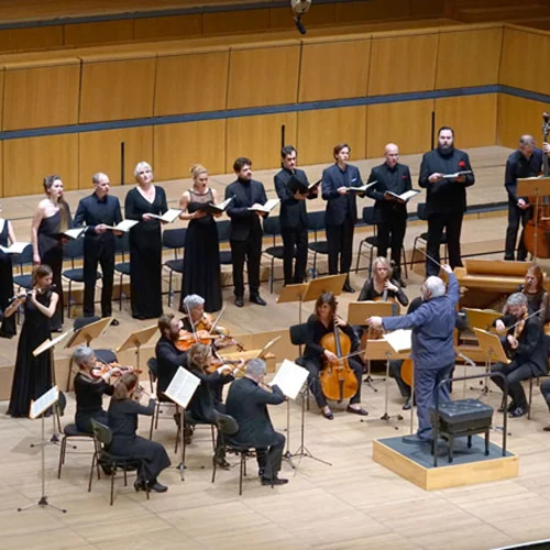 Αισιόδοξα Χριστούγεννα με ευρωπαϊκό αέρα στο Μέγαρο