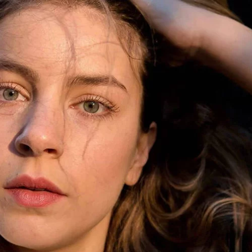 Η Μπούκλη θα σκηνοθετήσει στην Πειραματική με άρωμα...γυναίκας