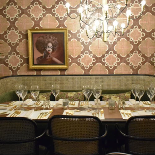 To Ψυχικό φοράει «Papillon»