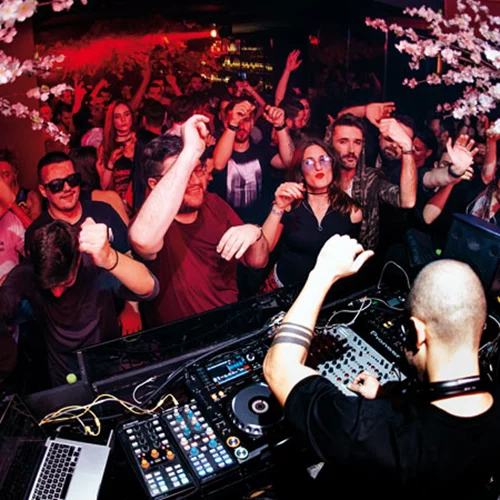 Το αθηναϊκό clubbing στα σύνορα... Βερολίνου-Βελιγραδίου