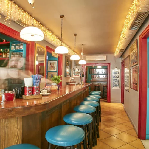 Ένας γελαστός «Ιπποπόταμος» ετών 40