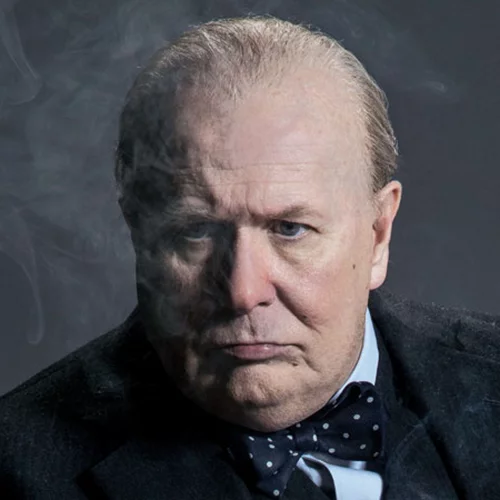 Ο Γκάρι Όλντμαν γίνεται Ηγέτης την «Πιο Σκοτεινή  Ώρα»