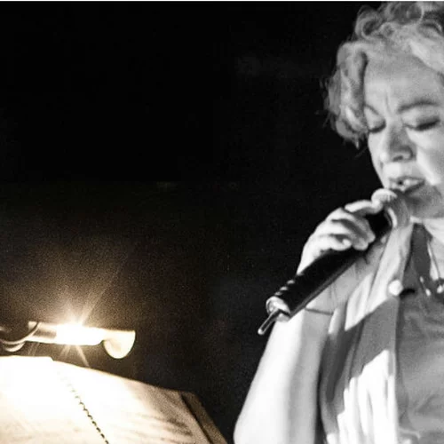 Η Τάνια Τσανακλίδου «κλαμπάρει» στον «Σταυρό»