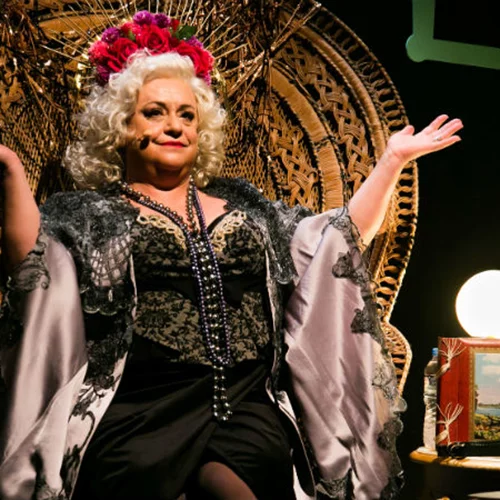 Ελένη Κοκκίδου: «Οι καλλιτέχνες δεν μπορούν να κάτσουν σε μια καρέκλα»