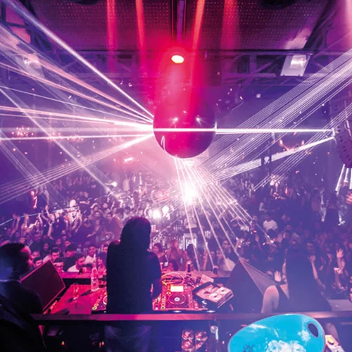 Ιερά Οδός: ξενυχτάμε στην partyland της πόλης