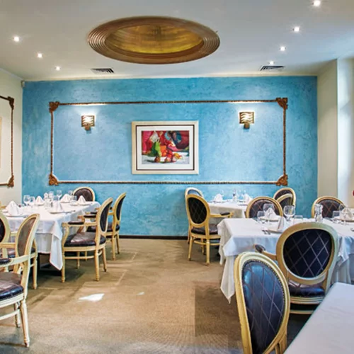 Δεκαεπτά (17) 