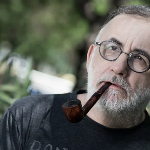 Ο Θάνος Μικρούτσικος μιλά για τους 11 συνοδοιπόρους του