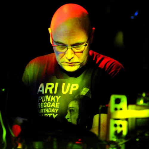 Ο Adrian Sherwood είναι ο πιο καινοτόμος παραγωγός που δεν γνωρίζεις