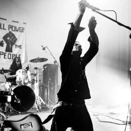 Ανταπόκριση από την post punk ιεροτελεστία των Algiers στο Temple