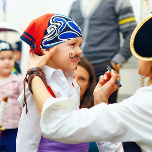 8 αφορμές για μασκαρέματα μέχρι την Καθαρά Δευτέρα