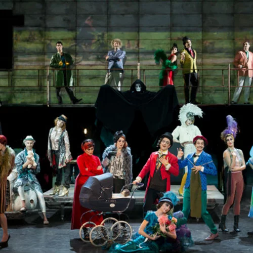 Ο Γιάννης Κακλέας σε ένα πολυσυλλεκτικό theater show