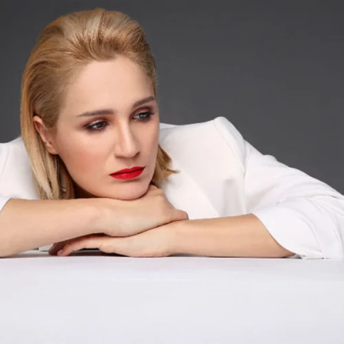 Νυχτερινή ραδιοφωνική εκπομπή επί μουσικής σκηνής