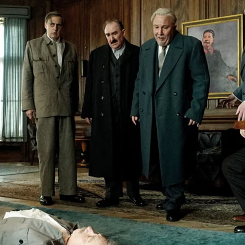 Ο Αρμάντο Ιανούτσι υπογράφει μια πολιτική σάτιρα που σκοτώνει!