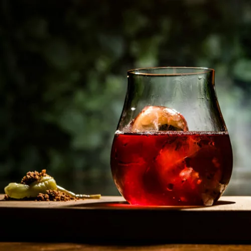 Περίπατος στην Αθήνα με τα cocktails του «Odori»