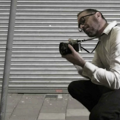 Ο Κ. Βήτα παίζει μουσική για τα γενέθλια του «Ιπποπόταμου»