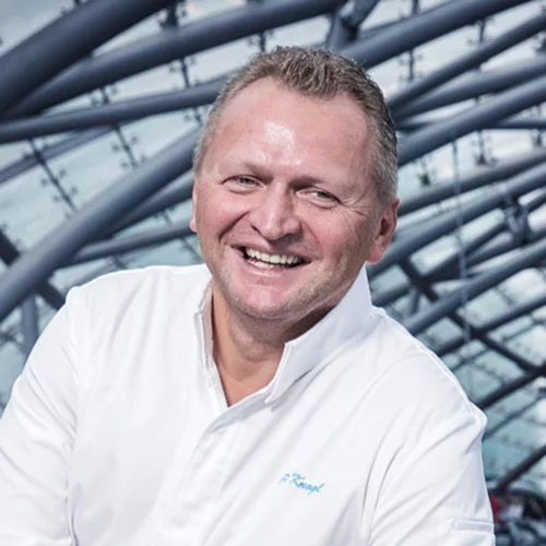 Ο τριάστερος Peter Knogl για δύο βράδια στη «Σπονδή»