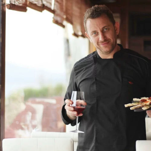 «Ναουμίδης»: Παράδοση με μοντέρνα διάθεση για μια βραδιά στο «Ark» 