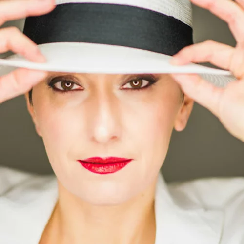 «Η ζωή είναι ωραία» με την Ηρώ και με τραγούδια από το σινεμά