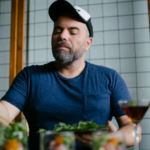 Ο Βασίλης Καλλίδης κάτι «μαγειρεύει» με τα Nikka Whisky