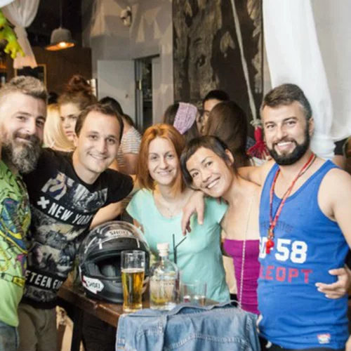 Έτοιμοι για ένα spoiled beach party στην παραλία της... Δάφνης;