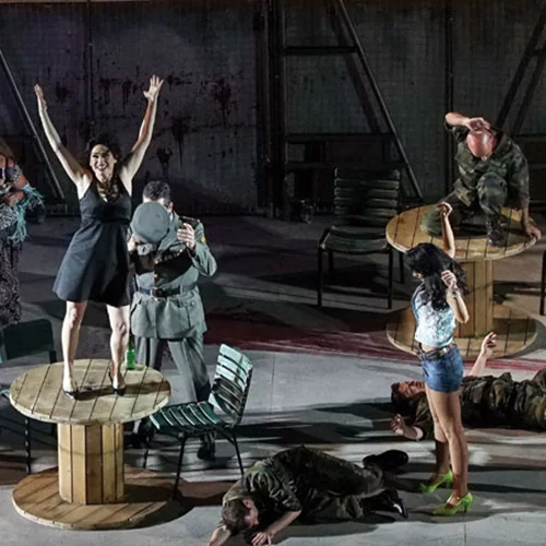 Η επιστροφή μιας σύγχρονης, σκληρής «Κάρμεν» 