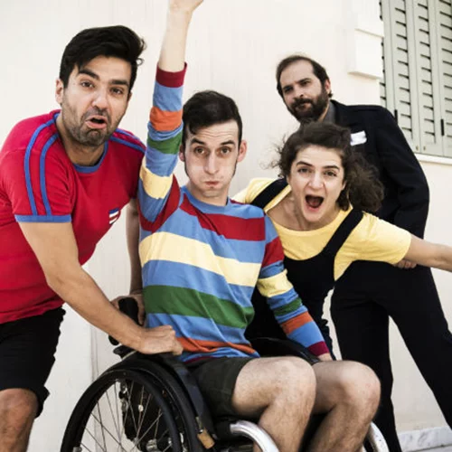 Μορμόλης και Σούπερμαν καταφθάνουν με τη Συντεχνία του Γέλιου