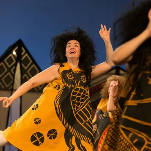 Οι «Θεσμοφοριάζουσες» γλεντούν και στην Αθήνα