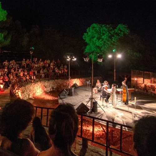 Το μικρό θαύμα των νησιωτικών μουσικών φεστιβάλ: «Samos Young Artists Festival» - «Φεστιβάλ Μουσικής Δωματίου Σαρωνικού»