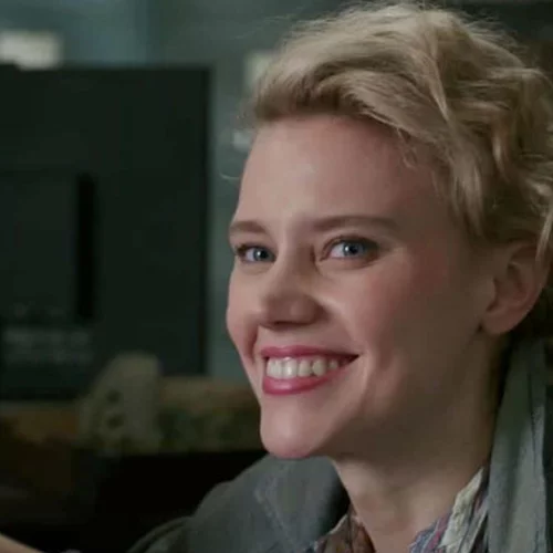 Η Κέιτ ΜακΚίνον είναι το μοντέρνο υπερόπλο της κωμωδίας