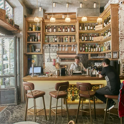 5 wine bars για ψαγμένες συναντήσεις στο κέντρο