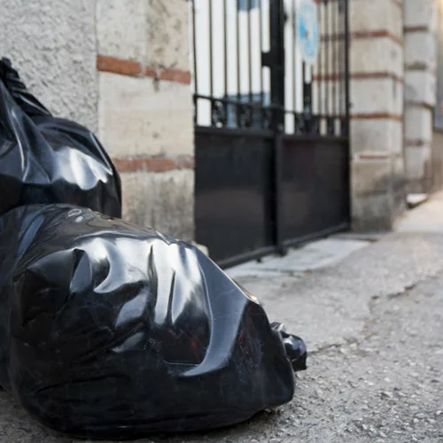 Prosaic Origins: Ο Ανδρέας Λόλης ρυπαίνει τη Βρετανική Σχολή – και το κάνει τόσο όμορφα