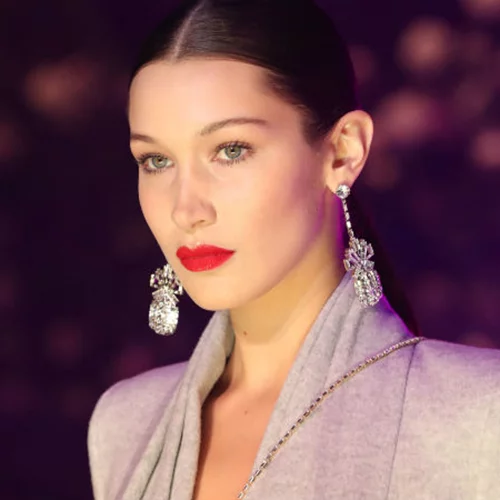 Get the Look: Βάψτε τα χείλη σας κατακόκκινα με 7 νέα κραγιόν  