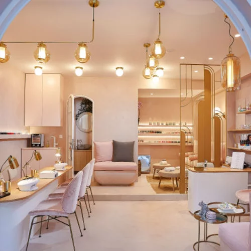 Nail Check: 3 nail spots που πρέπει να τσεκάρετε