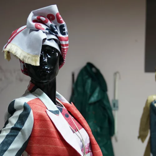 Η μόδα έρχεται στην 6η Μπιενάλε 