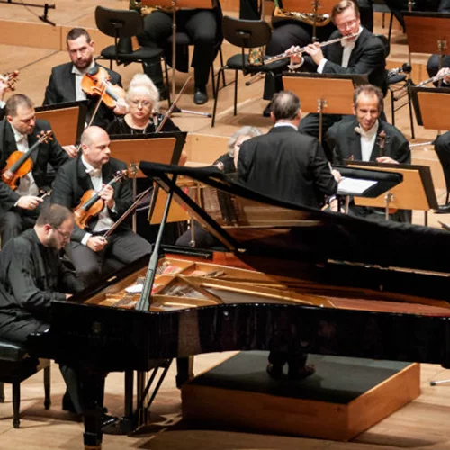 Άνισες συναυλίες και διστακτικό ξεκίνημα της ΚΟΑ