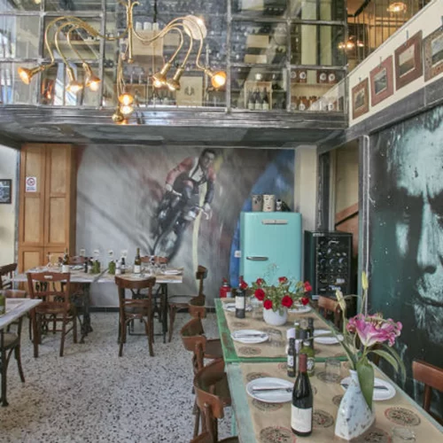 Έξι spots για κάθε όρεξη στο Κουκάκι