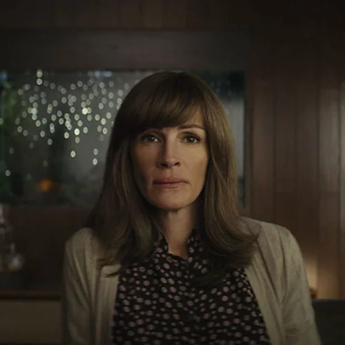 Το «Homecoming» φέρνει χιτσκοκικό αέρα στη μικρή οθόνη