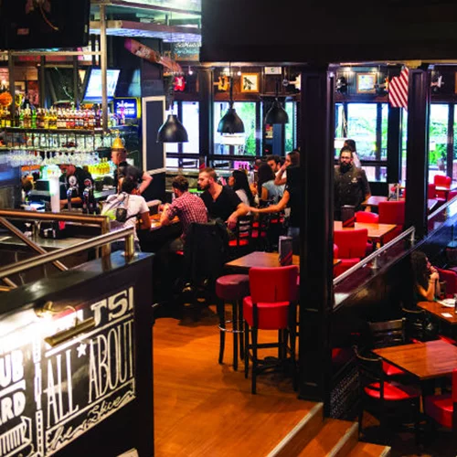 «TGI Fridays»: 21 χρόνια το Κεφαλάρι έχει Παρασκευή