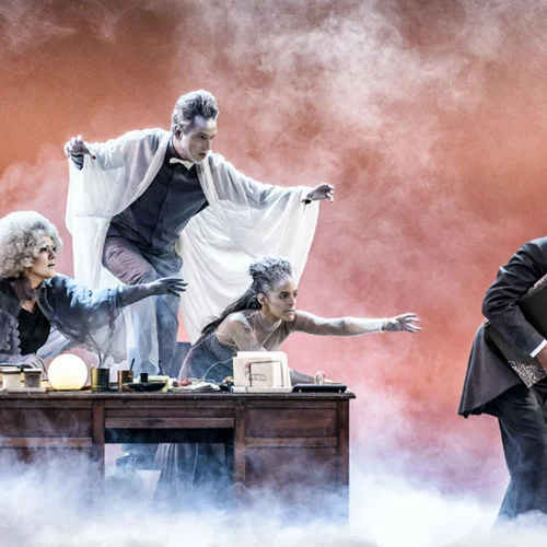 «Μια χριστουγεννιάτικη ιστορία»: Ο Εμπενίζερ Σκρουτζ μιλάει αποκλειστικά στο «α»