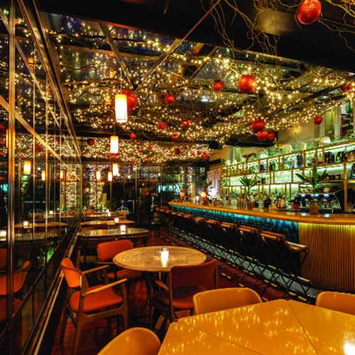 Nόστιμη γιορτινή βόλτα στην Κηφισιά σε 6 στάσεις 