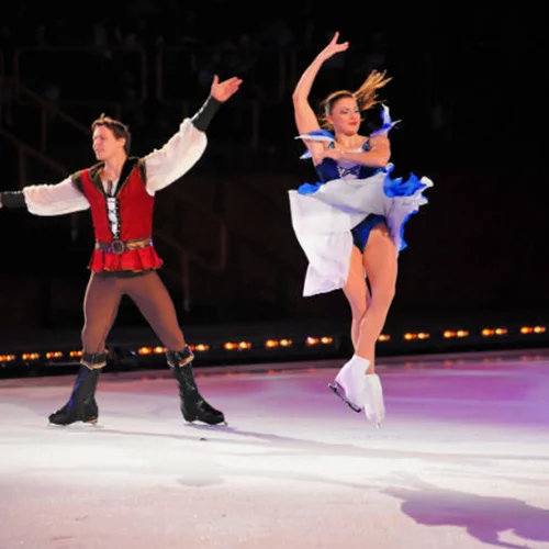 Η Χιονάτη χορεύει στον πάγο