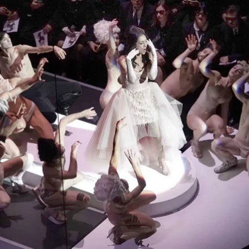 Η παράξενη γοητεία μιας ιδιαίτερα κυνικής «Μανόν»