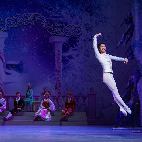 Εσύ πήγες Christmas Theater;