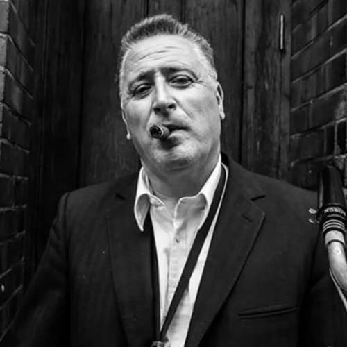 Ο Ray Gelato "swings, swings, swings" στο "Half Note"